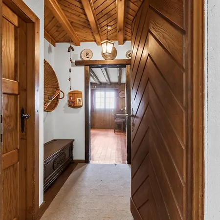 Familial Avec Vue Sur Les Alpes Et Le Lac, Sur Les Hauts De Montreux A *