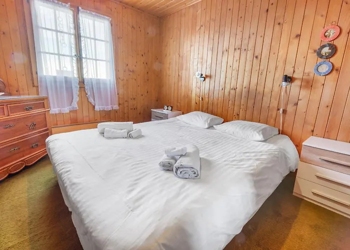 Chalé Familial Avec Vue Sur Les Alpes Et Le Lac, Sur Les Hauts De Montreux à *