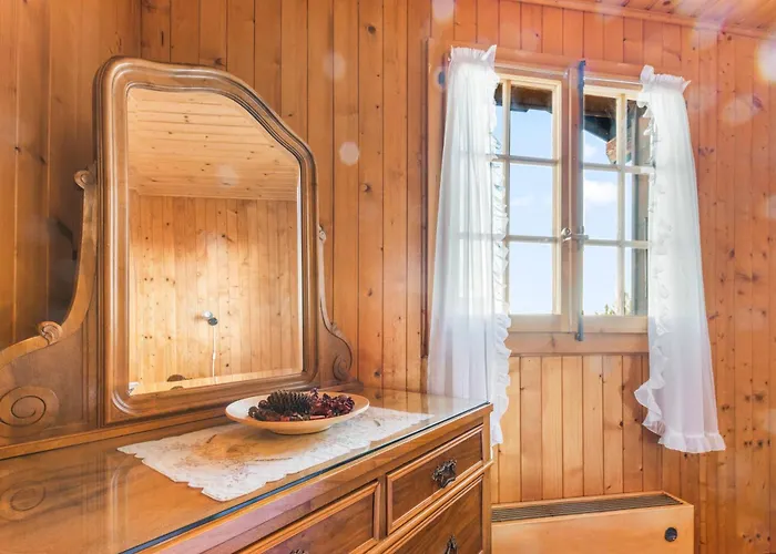 Domek alpejski Familial Avec Vue Sur Les Alpes Et Le Lac, Sur Les Hauts De Montreux A *